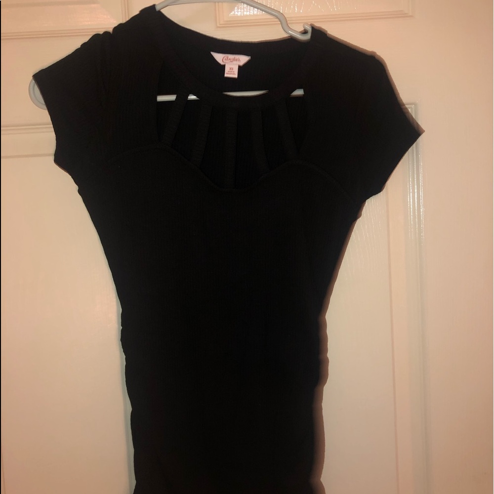 black t shirt